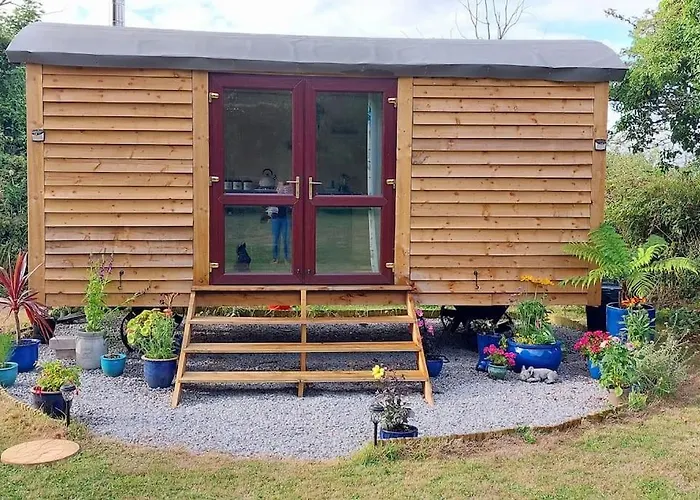 Reggies Hideaway A Secluded Off Grid Shepherds Hut